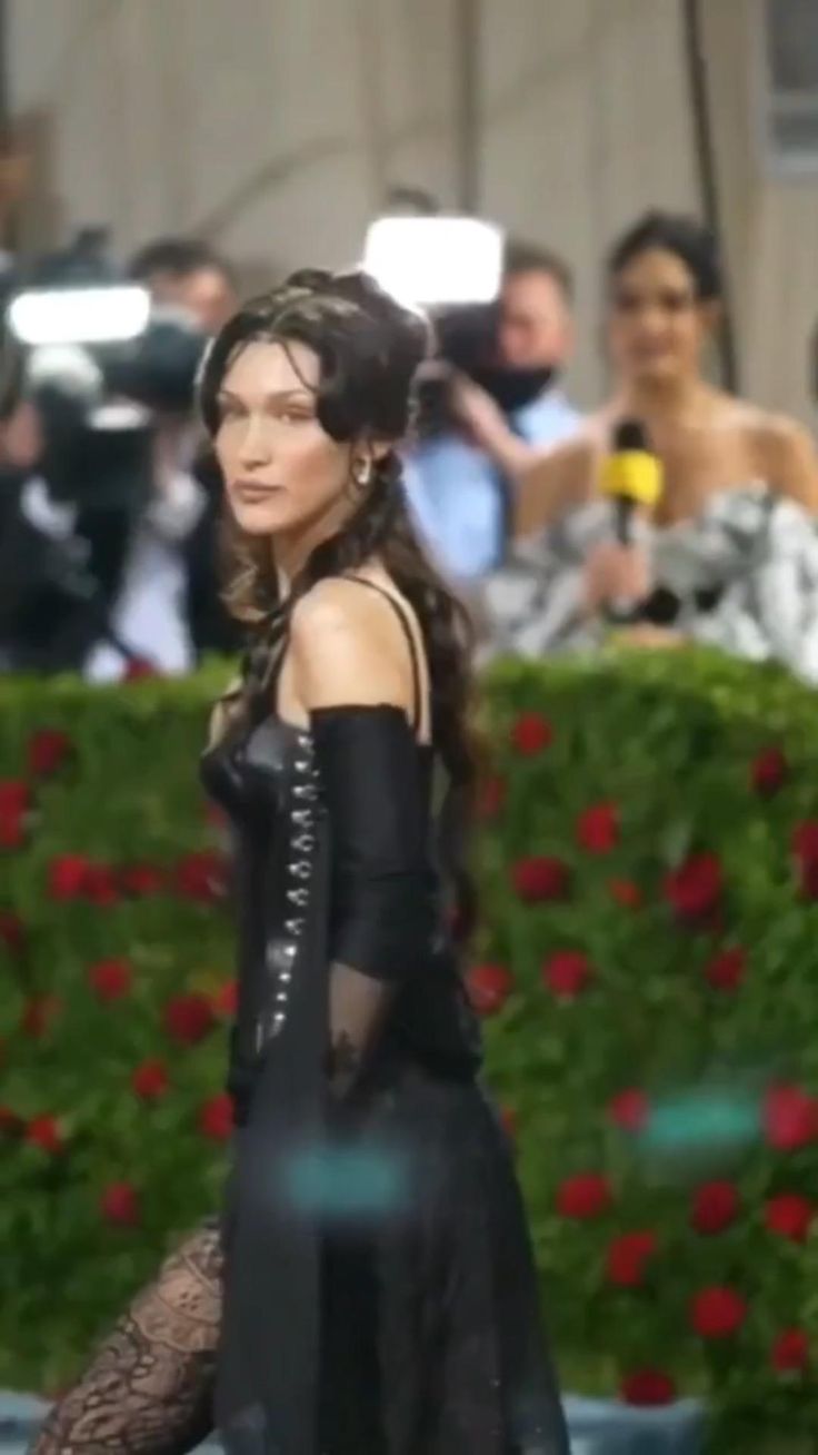 Bella Hadid On The Metgala Red Carpet At The Metropolitan Museum Of Bella Hadid On The Metgala Red Carpet At The Metropolitan Museum Of