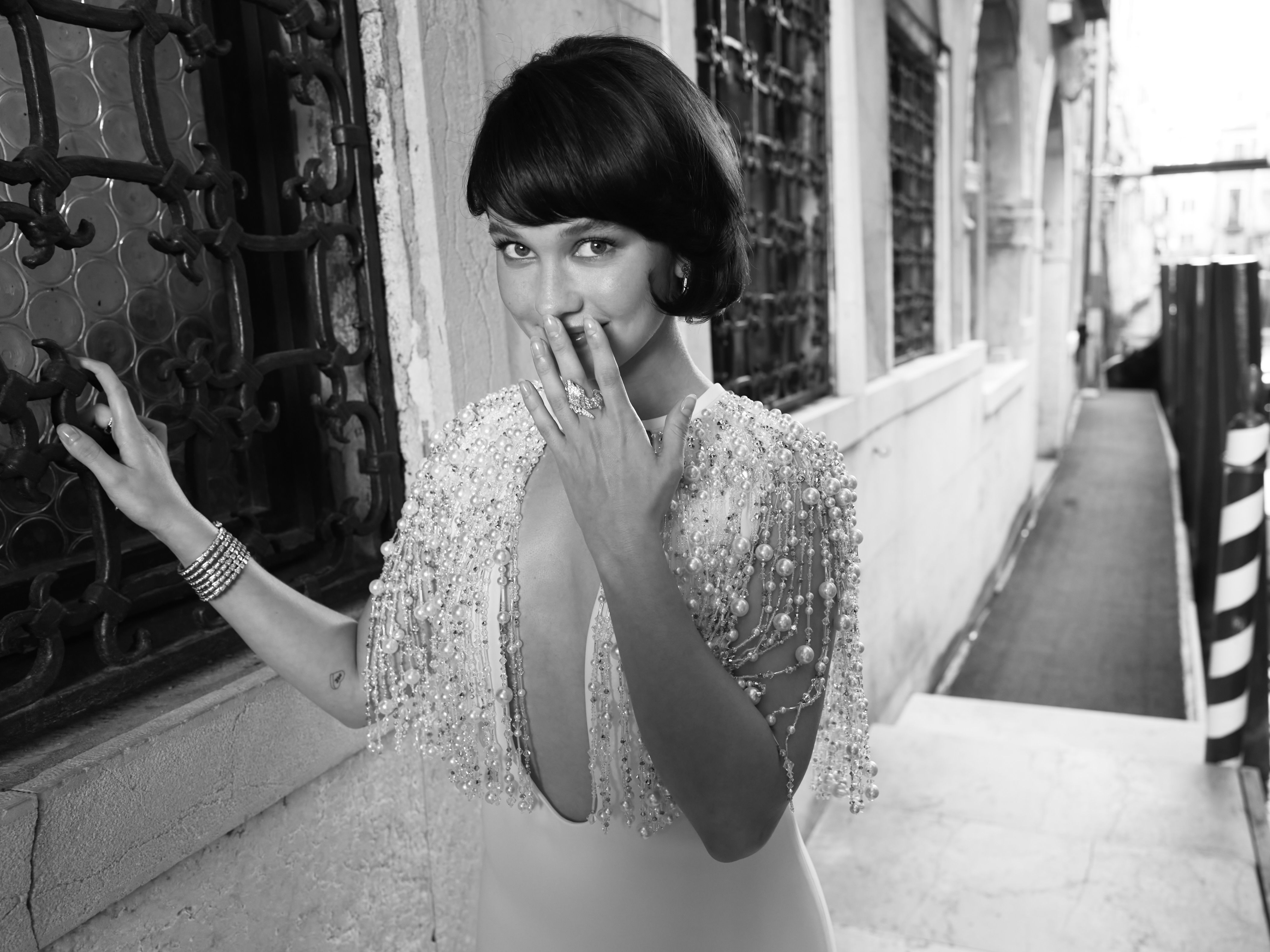 Make Sadie Sink S Curly Red Bob Your Autumn Hairspiration British Vogue Make Sadie Sink S Curly Red Bob Your Autumn Hairspiration British Vogue